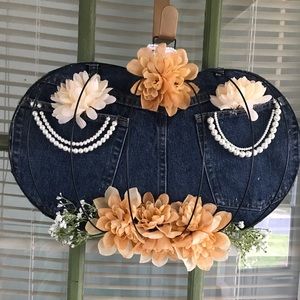 Wire pumpkin wreath